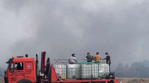 Πυρκαγιά στην Παλλήνη: Οι φλόγες κοντά σε διάσπαρτες κατοικίες