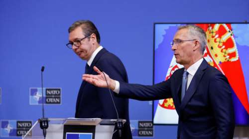 Γενς Στόλτενμπεργκ: Ετοιμο να παρέμβει το ΝΑΤΟ αν απειληθεί η σταθερότητα σε Σερβία και Κόσοβο