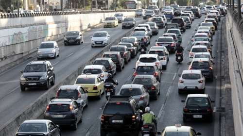 Μετ&#39; εμποδίων και την Τρίτη η κίνηση στους δρόμους: Πού έχει μποτολιάρισμα - Δείτε live