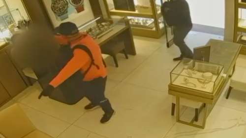 Ροζ Πάνθηρες: Βαρύ παρελθόν για τους Σέρβους διαρρήκτες του κοσμηματοπωλείου - Εκαναν τους τουρίστες μετά τη ληστεία