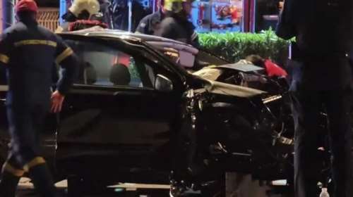 Τροχαίο στη Λεωφόρο Ποσειδώνος με δύο σοβαρά τραυματίες - Η γυναίκα εκτινάχθηκε από το ΙΧ [βίντεο]