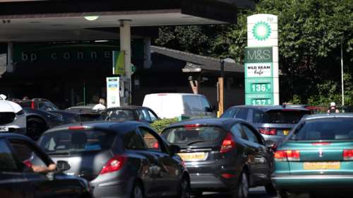 Βρετανία: &quot;Χιλιομετρικό φόρο&quot; στα ηλεκτρικά αυτοκίνητα μελετά η κυβέρνηση, για να αυξήσει τα έσοδα