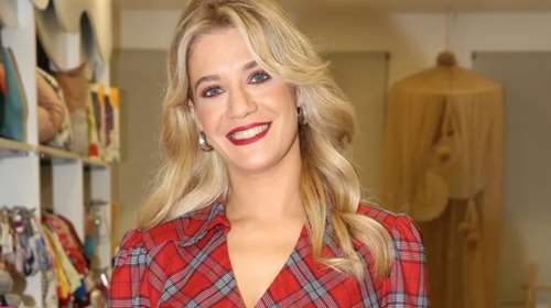 Τζένη Θεωνά: Μας συστήνει την αδελφή της και είναι ολόιδιες