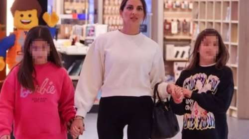 Σταματίνα Τσιμτσιλή: Για shopping με τις κόρες της - Δείτε πόσο έχουν ψηλώσει