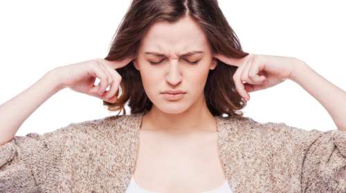 Πώς θα αντιμετωπίσεις τα βουλωμένα αυτιά στο σπίτι;