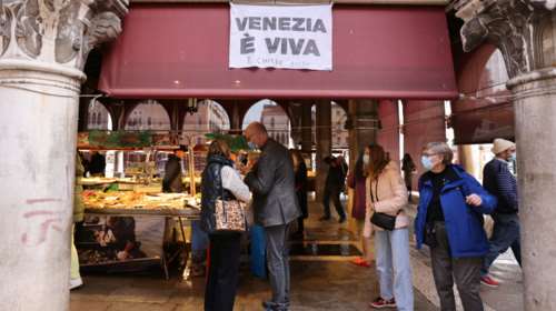 Βενετία: 25 οι Έλληνες τουρίστες που βρέθηκαν θετικοί στον κορονοϊό - Είχαν όλοι πράσινο πιστοποιητικό, γράφουν ιταλικά ΜΜΕ