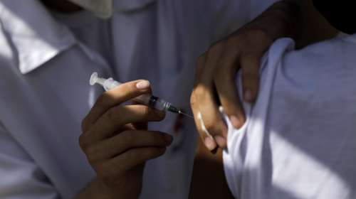 Γώγος για AstraZeneca: Θα μπορούσε ο ΕΜΑ να έχει κοινή γραμμή