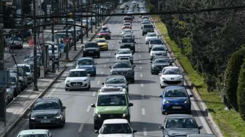 Κίνηση στην Αθήνα: Ουρές ταλαιπωρίας σε όλο το κέντρο - Σε ποια σημεία η κυκλοφορία γίνεται σημειωτόν