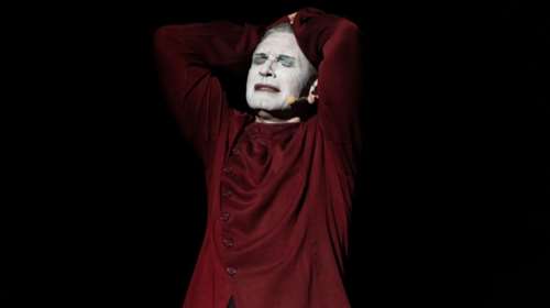 Ο Αιμίλιος Χειλάκης αναμετράται &quot;Μόνος με τον &#39;Αμλετ&quot; - Πρεμιέρα στο Κηποθέατρο Παπάγου