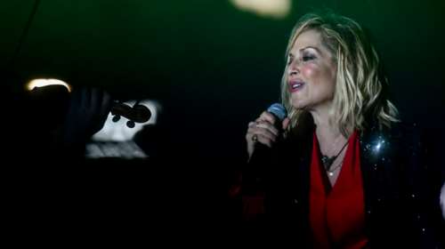 Αννα Βίσση: &quot;Εκαψε καρδιές&quot; με την εμφάνισή της στο Mega- Χαμός στα social media [βίντεο]