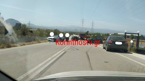 Κόρινθος: Σοβαρό τροχαίο στον παράλληλο της εθνικής οδού κοντά στο πεδίο βολής - Δύο τραυματίες [Εικόνες]