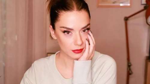 Περήφανη μαμά η Βάσω Λασκαράκη: Η Εύα της σε χριστουγεννιάτικη σχολική γιορτή