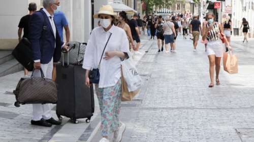 Κορονοϊός: Δεν "εγκαταλείπει" την Αττική με 885 νέα κρούσματα - 376 στην Κρήτη και 268 στη Θεσσαλονίκη