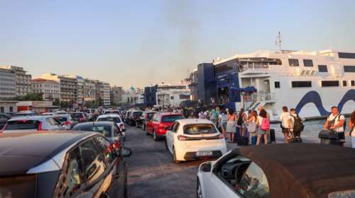 Σαντορίνη: Συνελήφθησαν καπετάνιος και ύπαρχος μετά τον τραυματισμό 2 επιβατών κατά την αποβίβασή τους