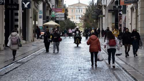 Κορονοϊός: &quot;Βράζει&quot; η Αττική με 666 νέα κρούσματα - Στο &quot;κόκκινο&quot; το κέντρο της Αθήνας - Τριψήφιο νούμερο στη Θεσσαλονίκη