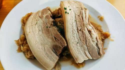 Είναι τελικά υγιεινό το χοιρινό; Η νέα μελέτη που το συγκρίνει με φακές και ρεβίθια