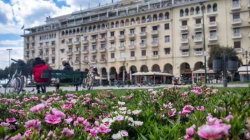 Handelsblatt: Η Telekom από την Αγία Πετρούπολη στη Θεσσαλονίκη - Ο γερμανικός κολοσσός τηλεπικοινωνιών