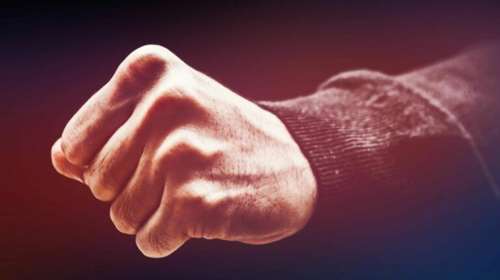 Θεσσαλονίκη: Συμμορία μαθητών απειλεί και χτυπά καθηγητές και παιδιά - Στο νοσοκομείο συμμαθητής τους