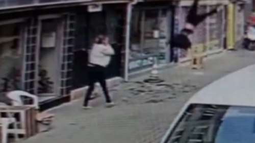 Θανατηφόρα selfie για 15χρονη στην Τουρκία - Εβγαζε φωτογραφία στην ταράτσα και έπεσε στο κενό [βίντεο]