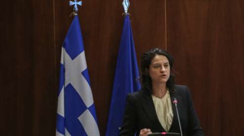 Κεραμέως: Η ύλη θα μειωθεί για τις Πανελλαδικές: - Γνώμονας όσα έχουν διδαχτεί στην τάξη [Βίντεο]