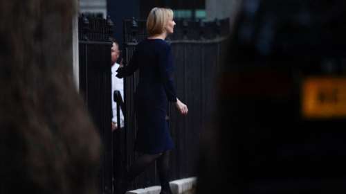 Οι Βρετανοί δείχνουν την έξοδο στη Λιζ Τρας: Οκτώ στους δέκα αποδοκιμάζουν την κυβέρνησή της
