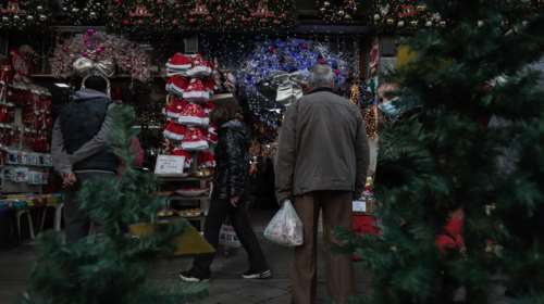 Κορονοϊός: Σταθερά τριψήφια νούμερα σε Αττική και Θεσσαλονίκη με 303 και 283 νέα κρούσματα - Η διασπορά στη χώρα