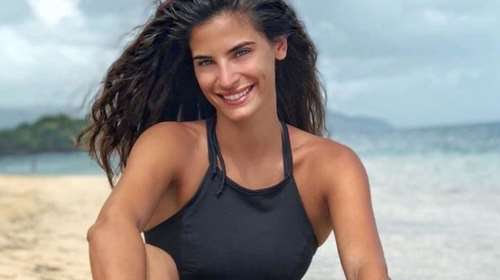 Η βόλτα της Χριστίνας Μπόμπα με τα… τα σκυλάκια των φίλων της [εικόνα]