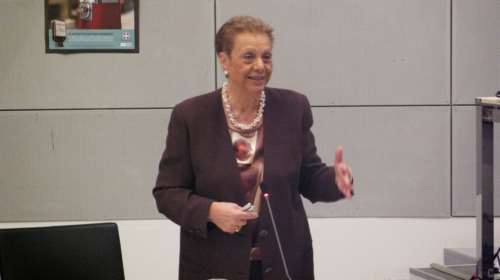 Ελένη Γιαμαρέλλου: &quot;Ακόμα και στο τέλος του φθινοπώρου το εμβόλιο κατά του κορονοϊού&quot;