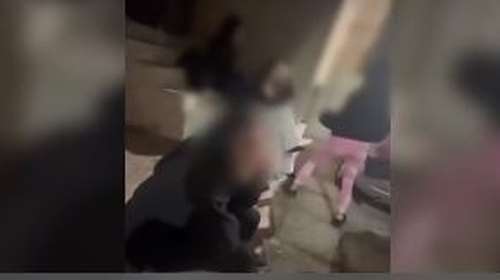 Άγριος ξυλοδαρμός 13χρονης από συνομήλική της στο Περιστέρι - &quot;Την κλωτσούσαν και την έφτυσαν&quot;