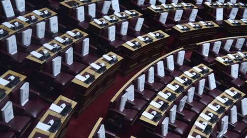 Σενάρια για αύξηση του ορίου για την είσοδο των κομμάτων στη Βουλή στο 5%- Τι λένε Δρυμιώτης και Μανιτάκης