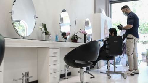 Μύλος με τα κομμωτήρια- Ανοίγουν ανακοίνωσε το Επιμελητήριο, δεν το επιβεβαιώνει ο Αδωνις Γεωργιάδης