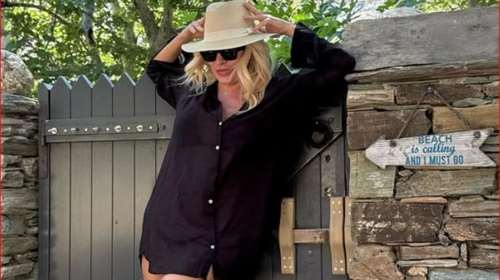 Ελένη Μενεγάκη - Άγγελος Λάτσιος: Για μπάνιο στα Άχλα της Άνδρου - Το chic beach look της παρουσιάστριας