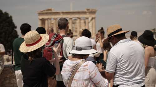 ΤτΕ: Τετραπλασιάστηκε η τουριστική κίνηση το πρώτο 4μηνο του 2022 σε σχέση με το 2021