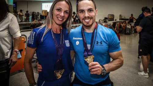 Πετρούνιας - Ντρισμπιώτη: Αποθεώθηκαν στο &quot;Ελ Βενιζέλος&quot; οι Έλληνες πρωταθλητές - Το μήνυμα που στέλνουν [Βίντεο]