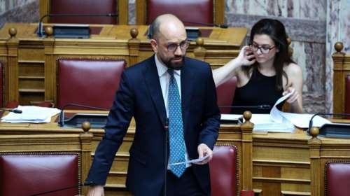 Γκάφα βουλευτή του ΣΥΡΙΖΑ: Μπέρδεψε ένα τρολ του Twitter με τον Άδωνι Γεωργιάδη