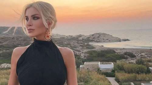 Η Κατερίνα Καινούργιου &amp; το &quot;πύρινο φιλί&quot; μπροστά στο ηλιοβασίλεμα