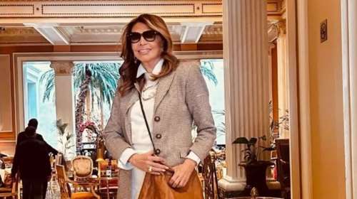 Μαριτίνα Ντενίση: Mε festive look στο σπίτι με τη μητέρα της, Μιμής - Το τραπέζι για την οικογένεια και φίλους