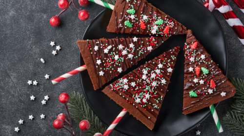 Συνταγή για συγκλονιστικό χριστουγεννιάτικο brownie, χωρίς ζάχαρη - Πανεύκολο, πολύ ζουμερό