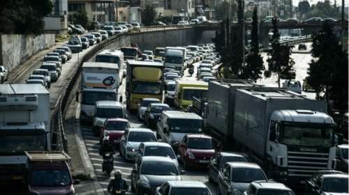 Καραμπόλα τεσσάρων οχημάτων στη λεωφόρο Κηφισού, στο ύψος της Νέας Φιλαδέλφειας