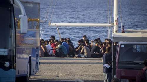 Καταργείται το οικονομικό βοήθημα για τους αιτούντες άσυλο που δεν στεγάζονται σε δομές ευθύνης