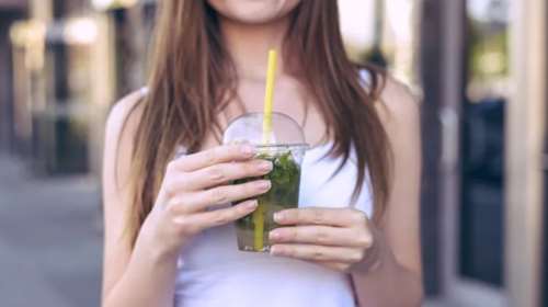 Ανατροπή: Πώς ο κουρκουμάς και το πράσινο τσάι βλάπτουν το συκώτι μας