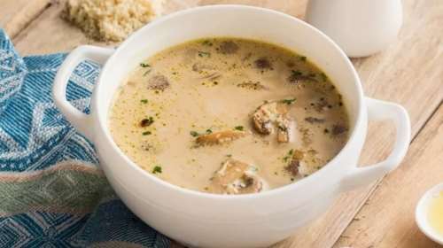Η πιο κρεμώδης Alfredo μανιταρόσουπα χωρίς κρέμα γάλακτoς - μόνο 200 θερμίδες