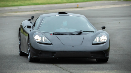 O Gordon Murray δοκιμάζει την T.50 [βίντεο]