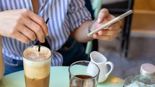 Σκέτος καφές: Το απίθανο κόλπο που τον κάνει να μοιάζει πιο γλυκός - χωρίς ζάχαρη!