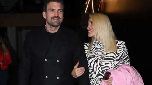 Ιωάννα Τούνη - Δημήτρης Αλεξάνδρου: Γυμνοί πλάι στο τζάκι στο νέο τους σπίτι [Εικόνα]