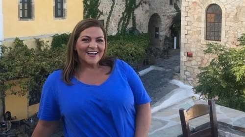 Βίκυ Σταυρόπουλου: Φοράει μαύρο ολόσωμο μαγιό και αποχαιρετάει το καλοκαίρι πιο σέξι από ποτέ