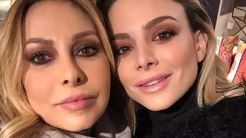 Ζόζεφιν: Η (πανέμορφη) μητέρα της την κακομαθαίνει