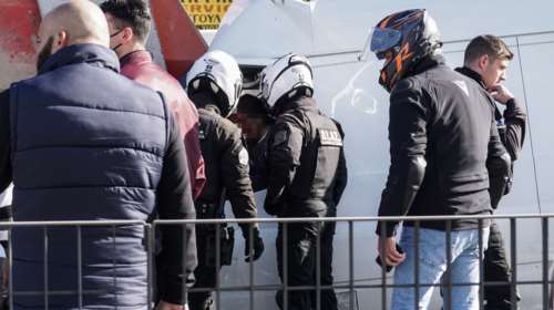 Σοβαρό τροχαίο στον Κηφισό: Φορτηγάκι συγκρούστηκε με νταλίκα [Εικόνες-Βίντεο]