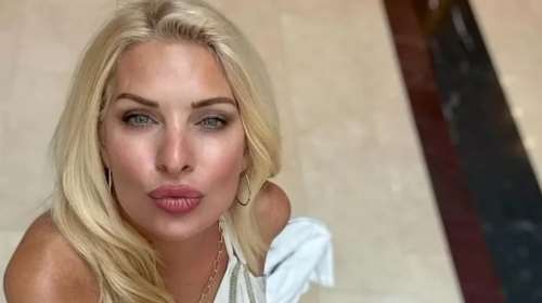 Naked nails: Η Ελένη Μενεγάκη μόλις υιοθέτησε την πιο κομψή τάση στα νύχια