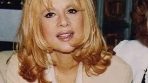 Η αμοντάριστη Αλίκη Βουγιουκλάκη σε δημοσιογράφo: "Λύσσαξες, τι θες;"